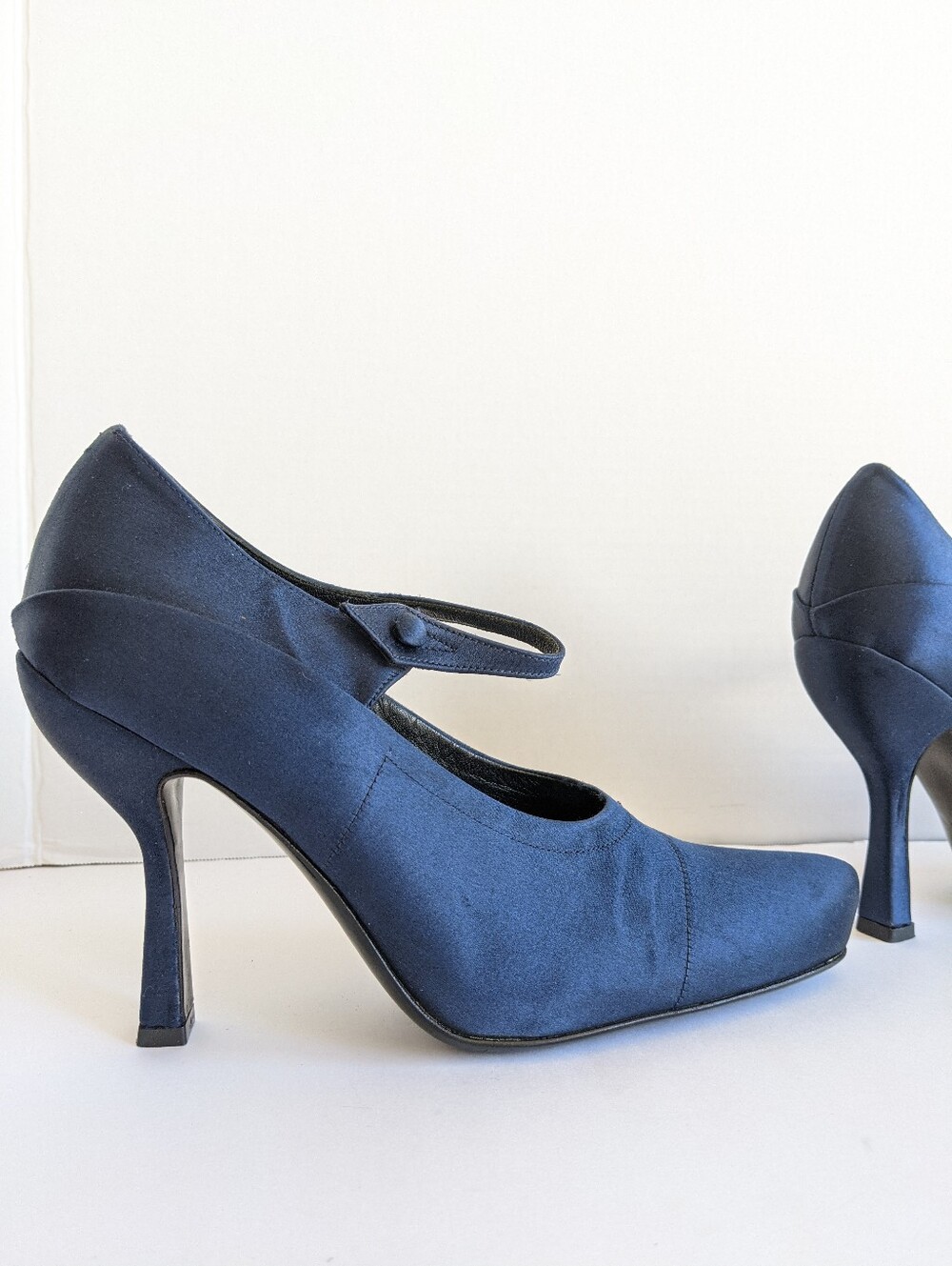 Vintage PRADA Mary Jane Satin pumps Heels 39